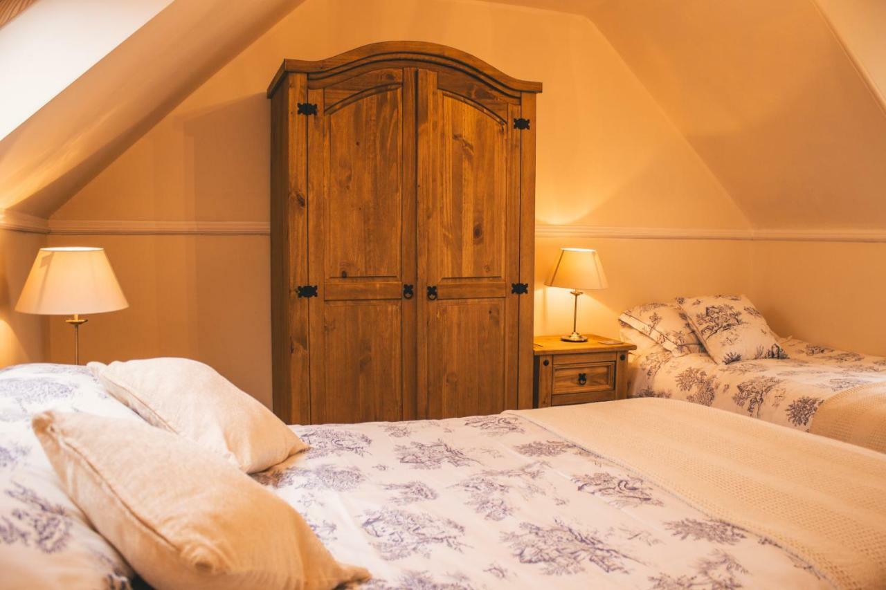 The Mouries Holiday Cottage ฟอเชเบอร์ ภายนอก รูปภาพ